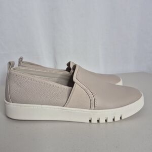 Vionic Cambria Slip-On Leather Loafers - Size 8.5 Wide